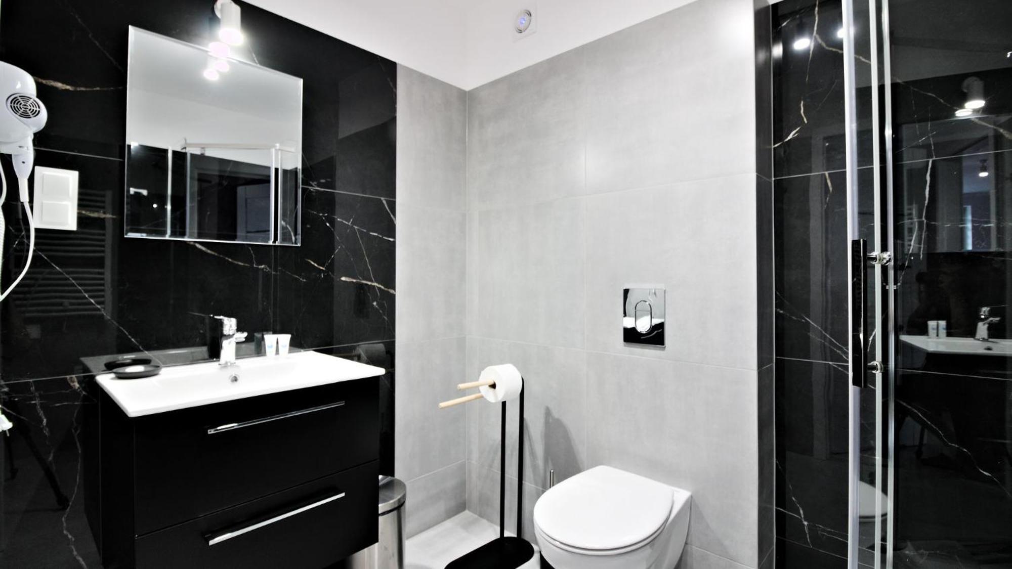 Lc & B52 Apartment *